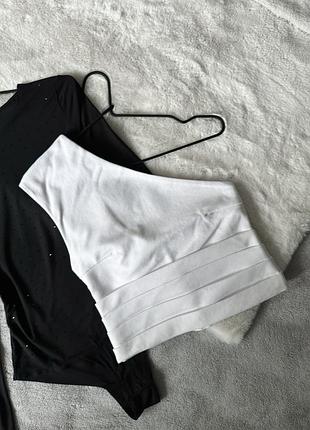 Білий топ на одне плече zara