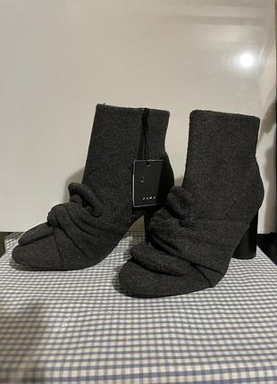 Черевики жіночі zara сірі 35 розмір текстильні, нові