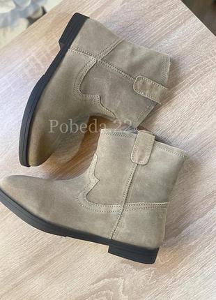 Зручні ковбойки від zara