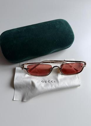 Сонцезахисні окуляри gucci з червоними лінзами