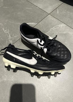 Бутси для хлопчика nike чорно-білі