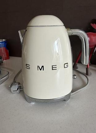 Електрочайник smeg