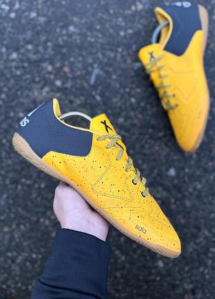 Adidas sala футзалки оригинал 42 размер футбольная обувь для зала футзал сороконожки спортивные кроссовки для мини футбола и игры на паркете