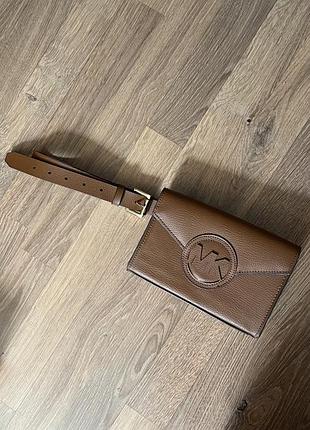 Сумка поясна жіноча michael kors коричнева шкіряна