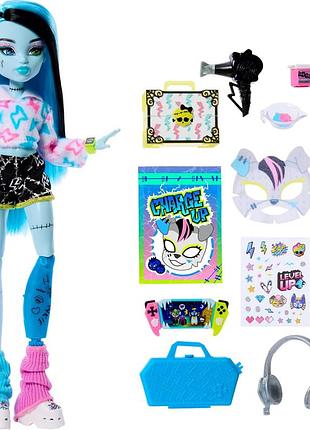 Monster high self-scare secrets frankie stein doll &amp; кукла френки штейн из серии monster high self-scare secrets | набор аксессуаров для распаковк