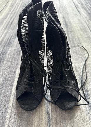 Туфлі жіночі для hight heels чорні