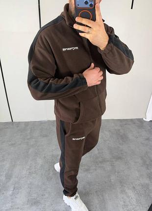 Чоловічий спортивний костюм 3