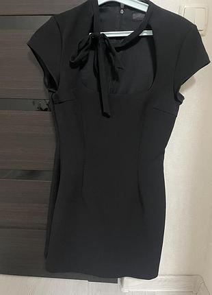 Коротка жіноча сукня zara чорна s