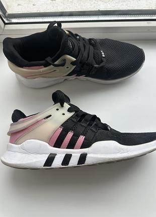 Кросівки жіночі adidas розмір 40