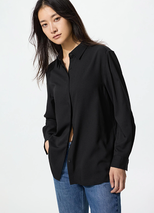 Черная рубашка uniqlo женская блуза свободного кроя