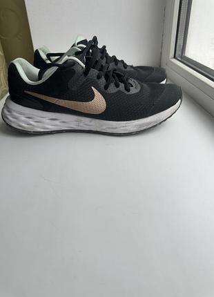 Кросівки жіночі nike розмір 39