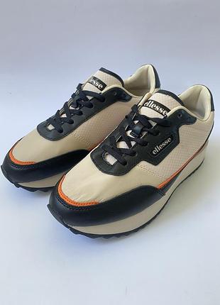 Новые женские кроссовки ellesse laro runner оригинал бежевые с черным и оранжевым демисезонные размер 38