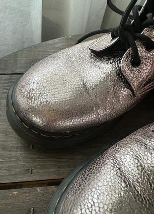 Стильні черевики dr. martens 9