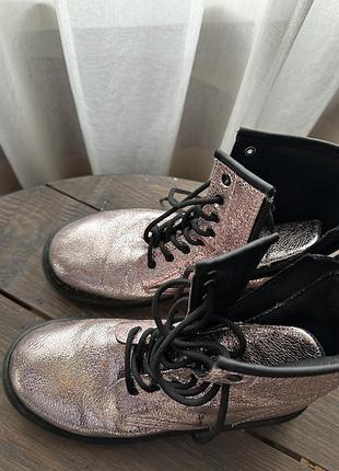 Стильні черевики dr. martens 8