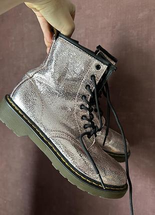 Стильні черевики dr. martens