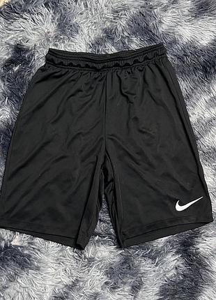 Спортивні чоловічі шорти бренду nike , оригінал, розмір м