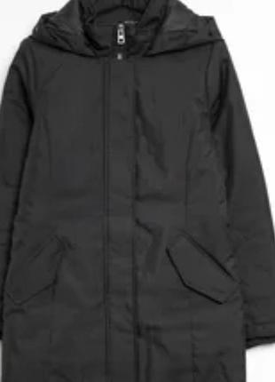 Черная удлиненная парка. в размере48-50 игры