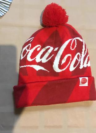 Продамо зимову шапку coca-cola (Офіціальний мерч)
