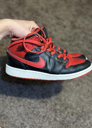 Оригінальні високі кросівки/хайтопи для хлопчика nike jordan 37 розмір (23-23.5см устілка) б/в