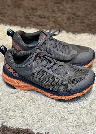 Оригінальні кросівки hoka 40 розмір (25см) б/в