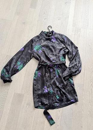 Короткое женское платье zara с цветочным принтом