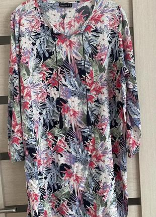Жіноча туніка на квіти, 48/4xl/56 розміру