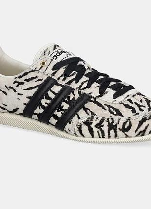 Кросівки жіночі adidas originals japan шкіряні з тваринним принтом