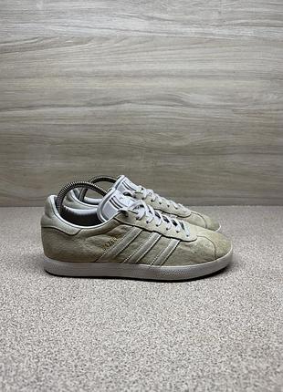 Кросівки adidas gazelle бежеві, розмір 39.5, довжина устілки 24.5 см
