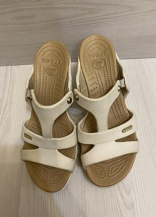 Жіночі босоніжки crocs cyprus v heel / сабо крокс на підборах w9 (39-39.5)