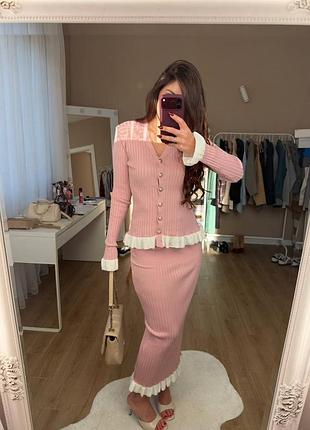 Изысканный костюм