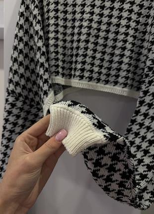 Светр жіночий короткий теплий гусяча лапка чорно-білий s
