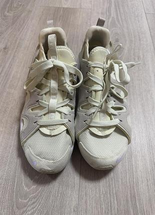 Кросівки nike, бежеві, довжина устілки 27 см