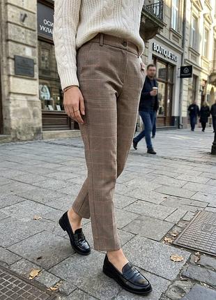 Классические зауженные брюки zara в клетку с высокой посадкой