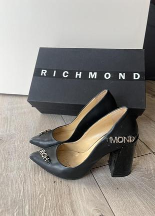Туфлі richmond