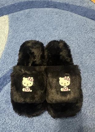 Тапочки жіночі hello kitty чорні хутряні
