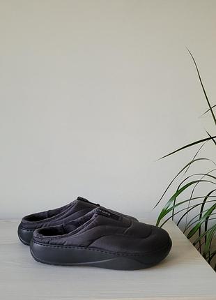 Теплющі шльопанці оригінал crocs m9w11 рр.41