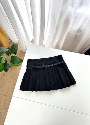Чорна спідниця-шорти плісе zara m розміру на ремінці