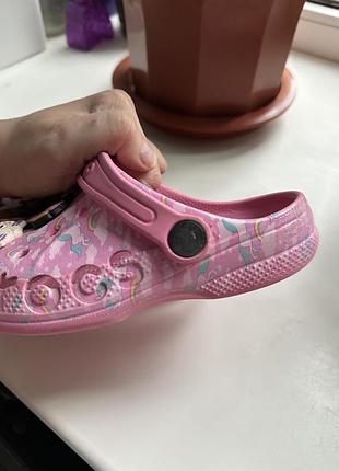 Шльопанці для дівчаток crocs рожеві 4