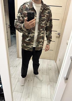 Куртка чоловіча reserved камуфляжна l