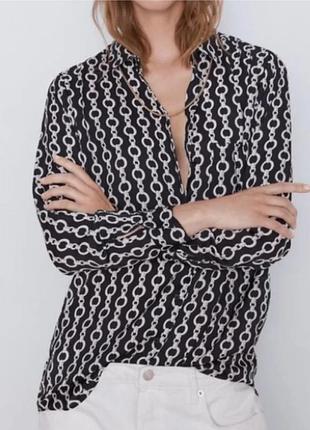 Блуза zara чорна в білі ланцюги