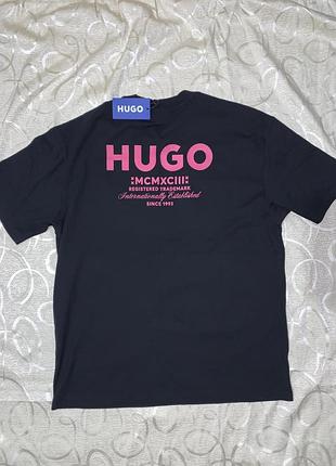 Чоловіча оригінальна футболка hugo mcmxciii registered trademark. internationally established since 1993».