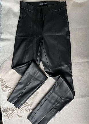 Лосіни та легінси жіночі zara чорні, розмір s/36eur, шкіряні, утеплені