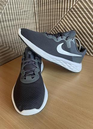 Бігові кросівки nike revolution 6 розмір 42,5 устілка 27 см.