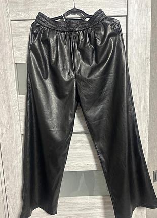 Брюки из эко кожи,мягкие,из нутри как замша от 36-50, об 58-65,длина  103