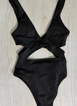 Жіночий суцільний купальник h&m чорний