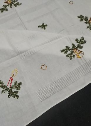 Скатертина новорічна з вишивкою 80х80