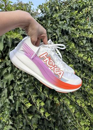 Кросівки жіночі hoka rocket x2 білі з фіолетовим та помаранчевим, розмір 41