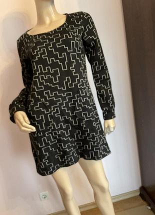 Демисезонное трикотажное мини- платье/ s/brend benetton