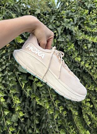 Кросівки жіночі hoka arahi 7 wide бежеві 42 розмір