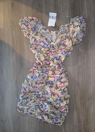 Коротка жіноча сукня zara в квітковий принт